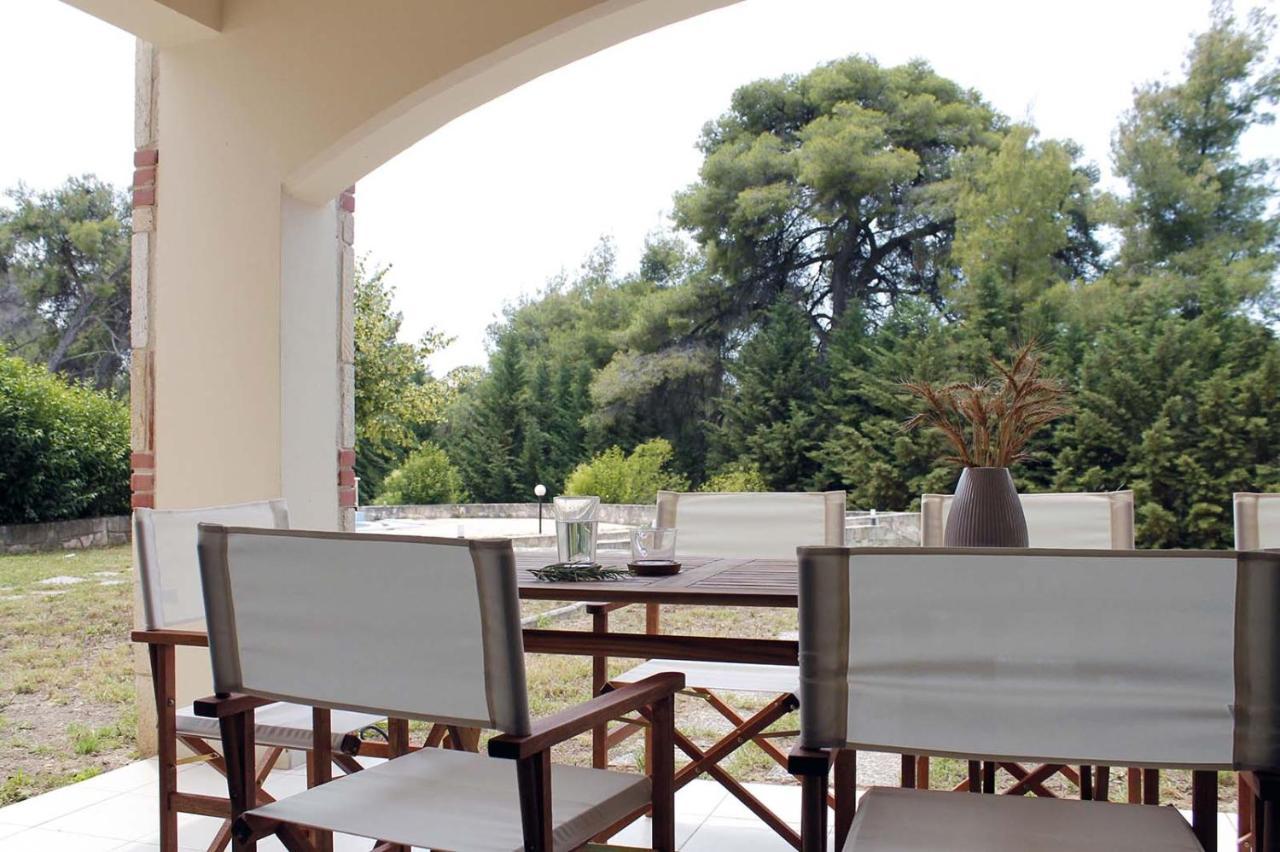 4 Bedroom Villa With Pool And Garden Néa Fókaia Exterior foto