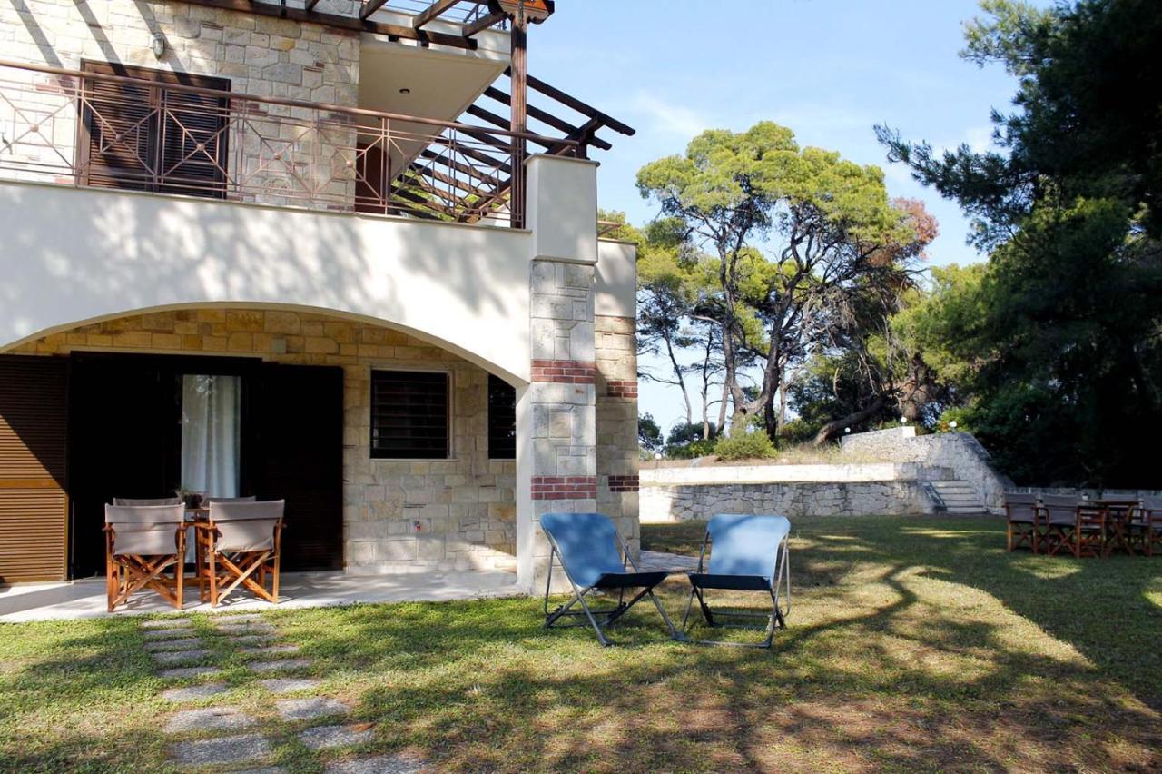 4 Bedroom Villa With Pool And Garden Néa Fókaia Exterior foto